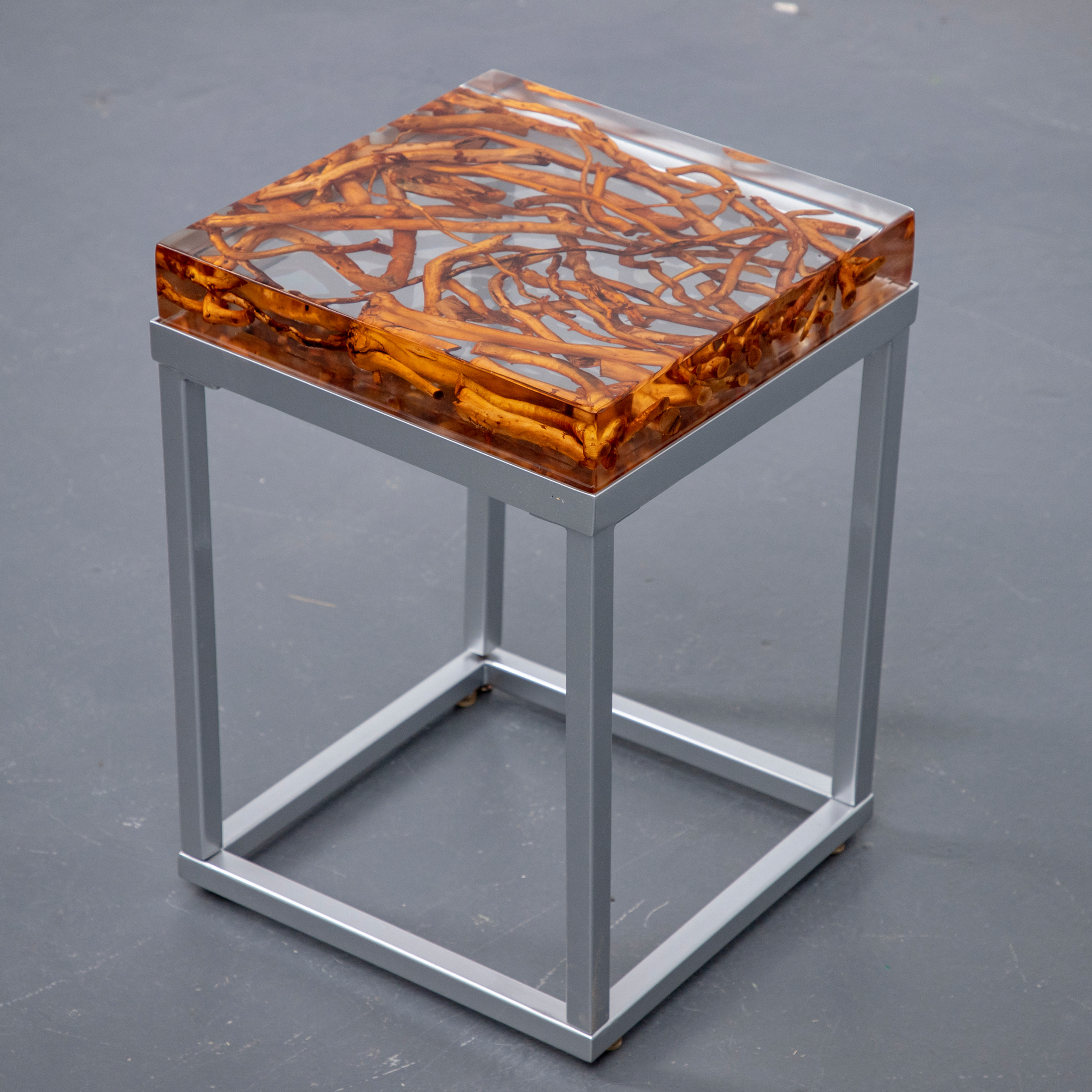 Mitasha- wood roots side table （Square）